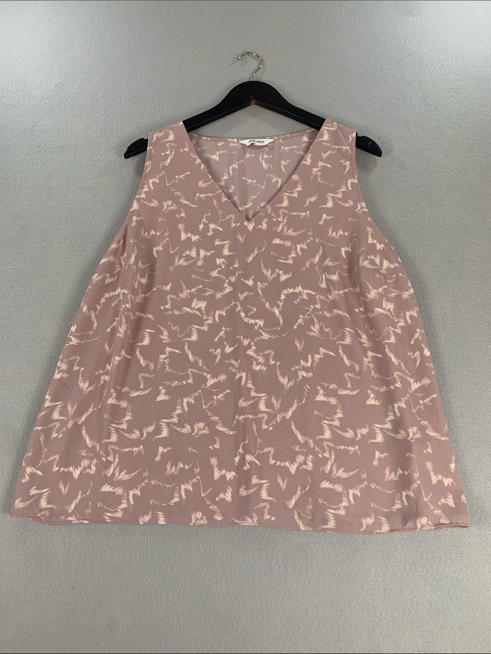 Nine West Blush Pink Printed V-Neck Tank size XL